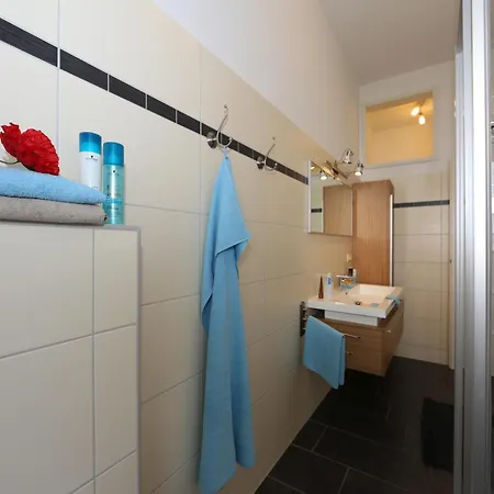 Brise Berty App 01 *